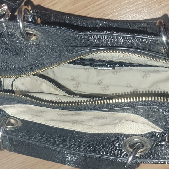 Guess bag - Picture 3 of 3